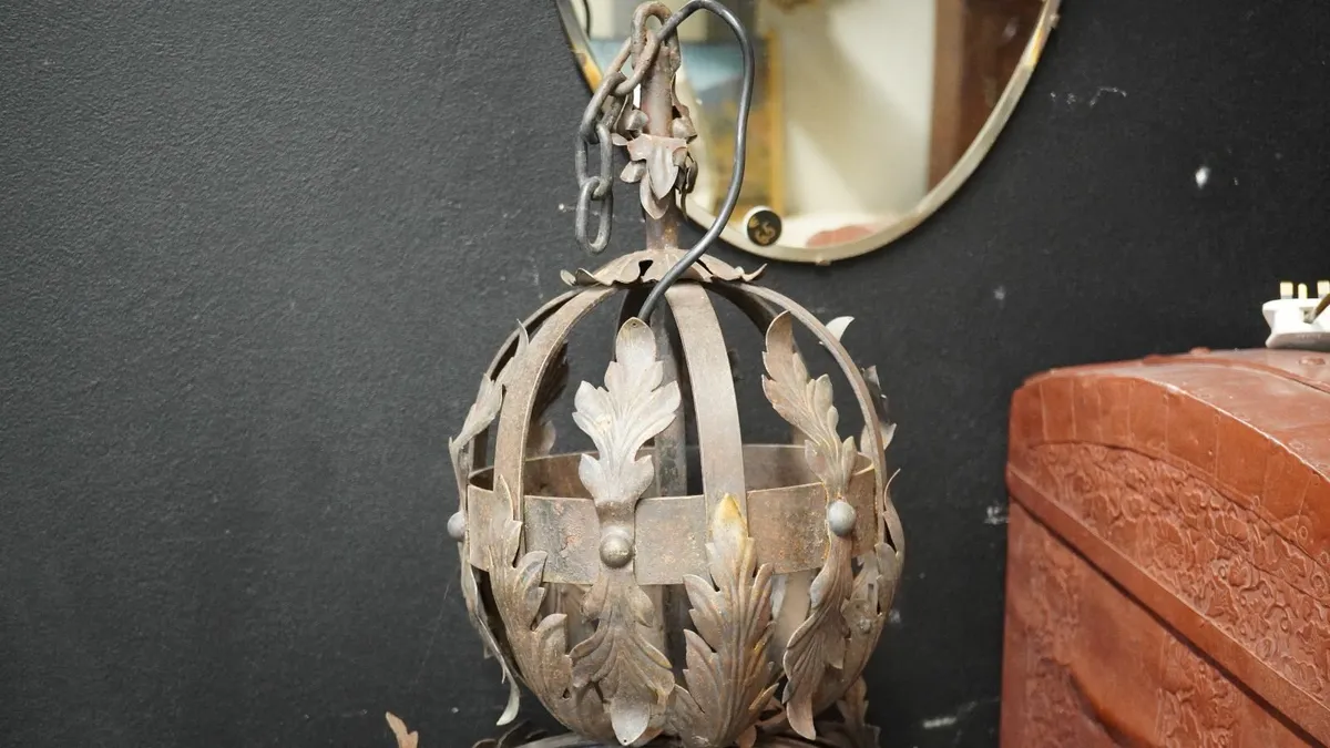 🔹 Large Antique Iron Lantern - Image 3