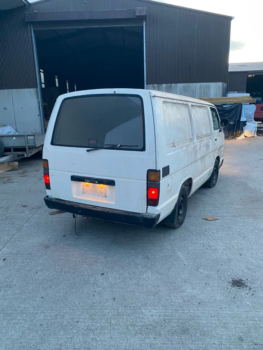 Toyota Hiace - Image 3