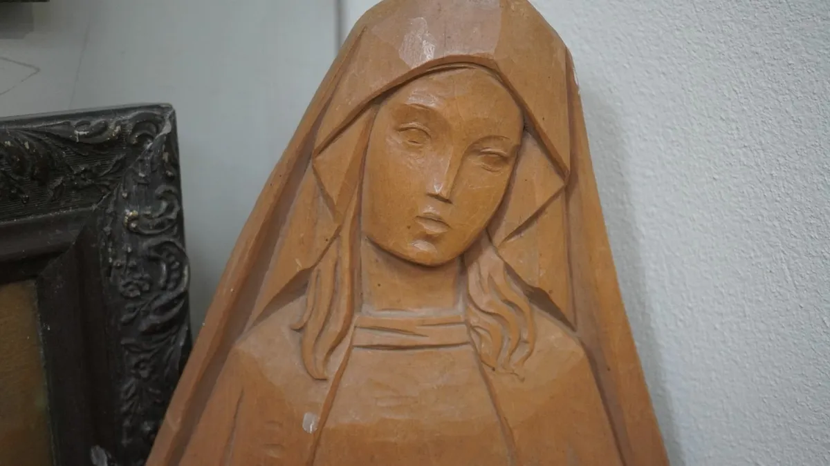 🪵 Vintage German Hand-Carved Wooden Relief - Image 2
