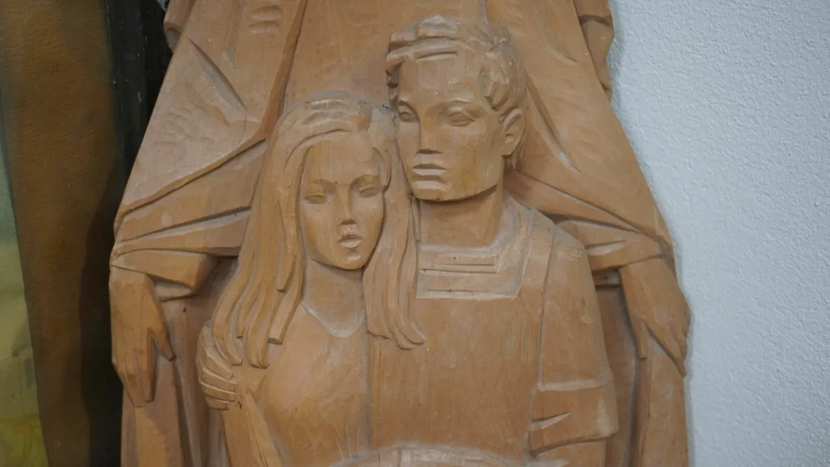 🪵 Vintage German Hand-Carved Wooden Relief - Image 3