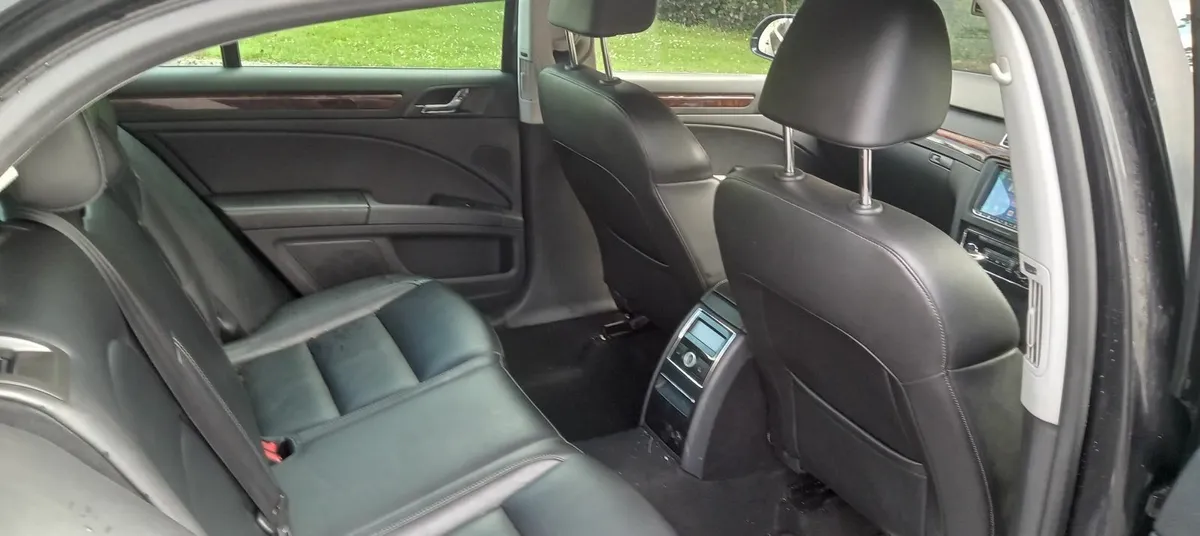Skoda Superb 2014 - Image 3