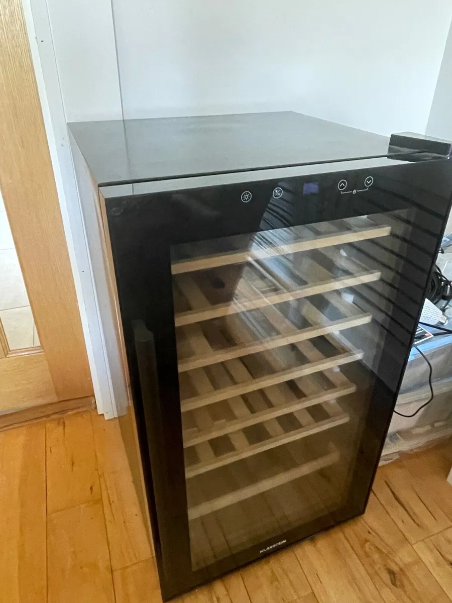 Wine fridge - Image 1