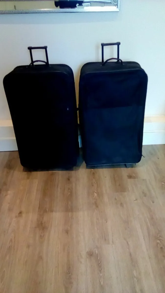 Black Large Suitcases