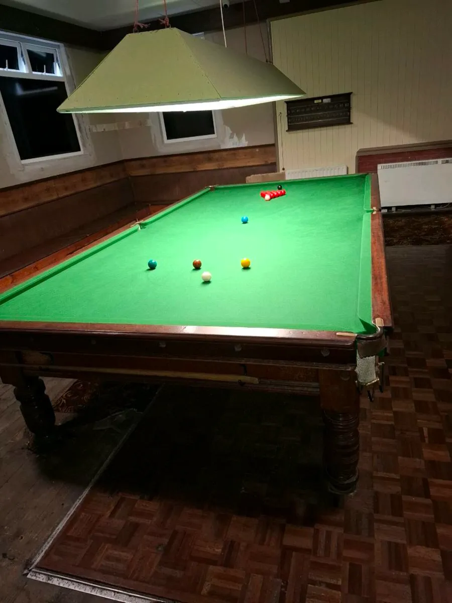 1 full sized  snooker table - Image 1