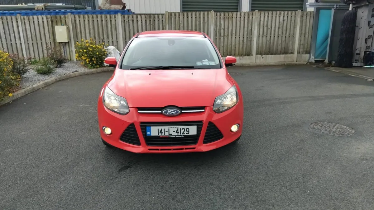 Ford Focus 2014 - Image 2