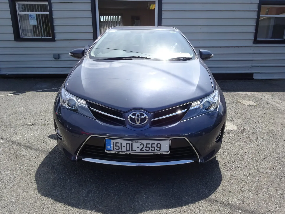 TOYOTA AURIS 1.4 D4D LOW MILEAGE - Image 2