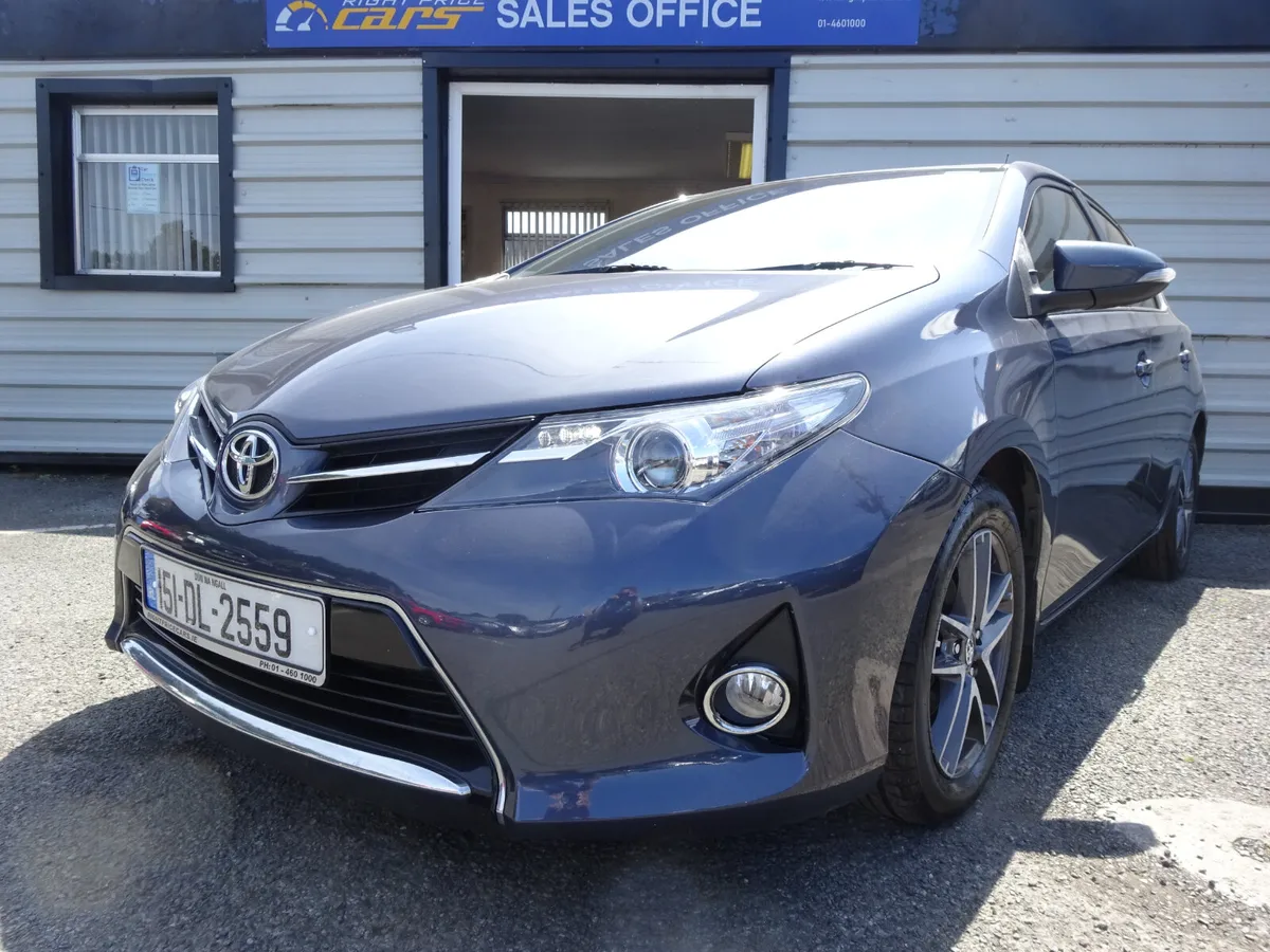 TOYOTA AURIS 1.4 D4D LOW MILEAGE - Image 3