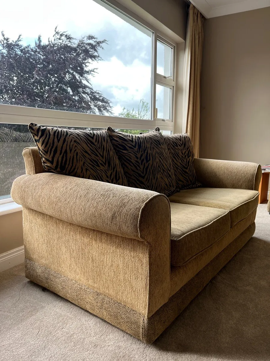 2 Seater Couch for sale - Image 4