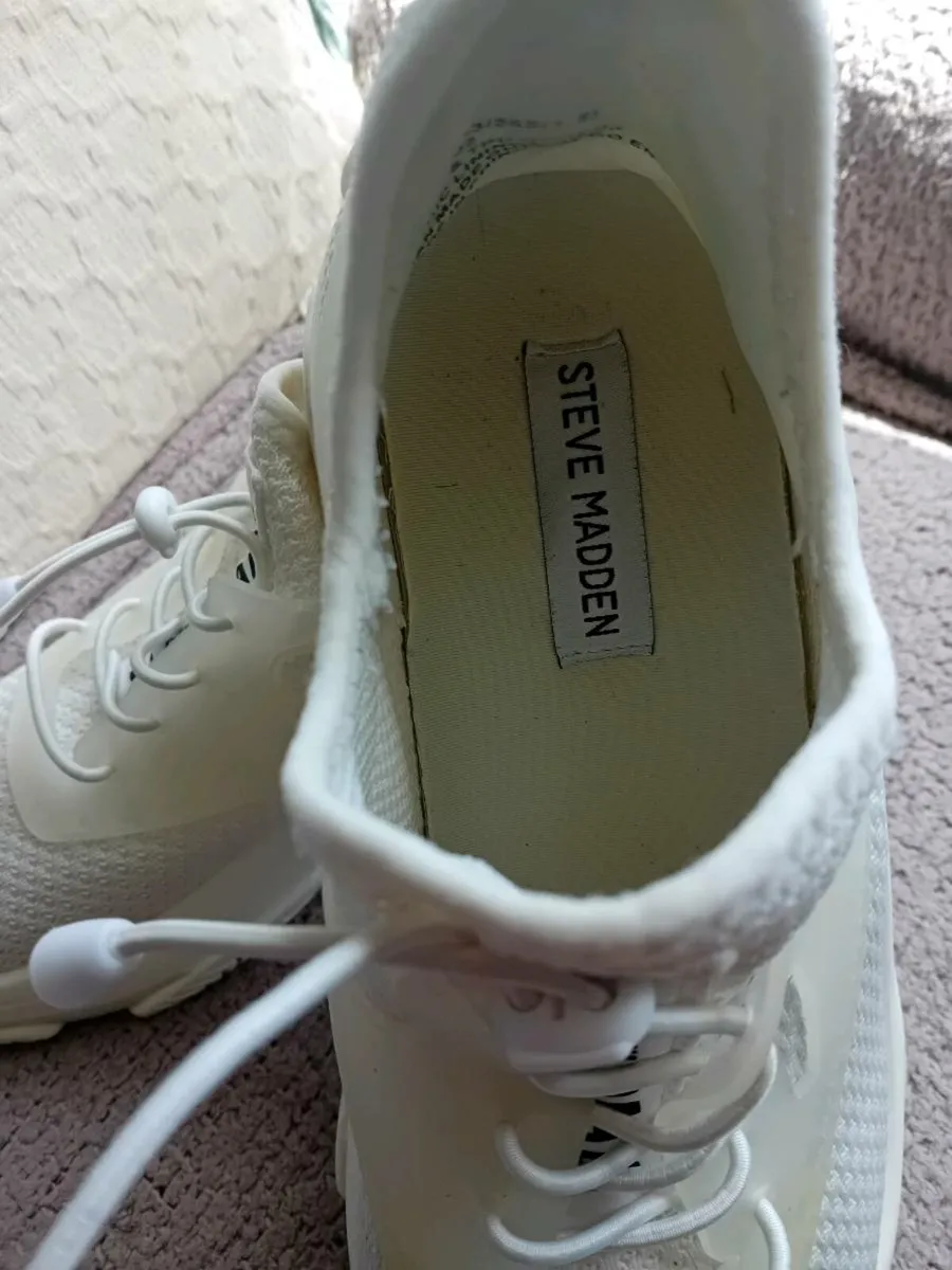 Steve Madden Trainers. - Image 2