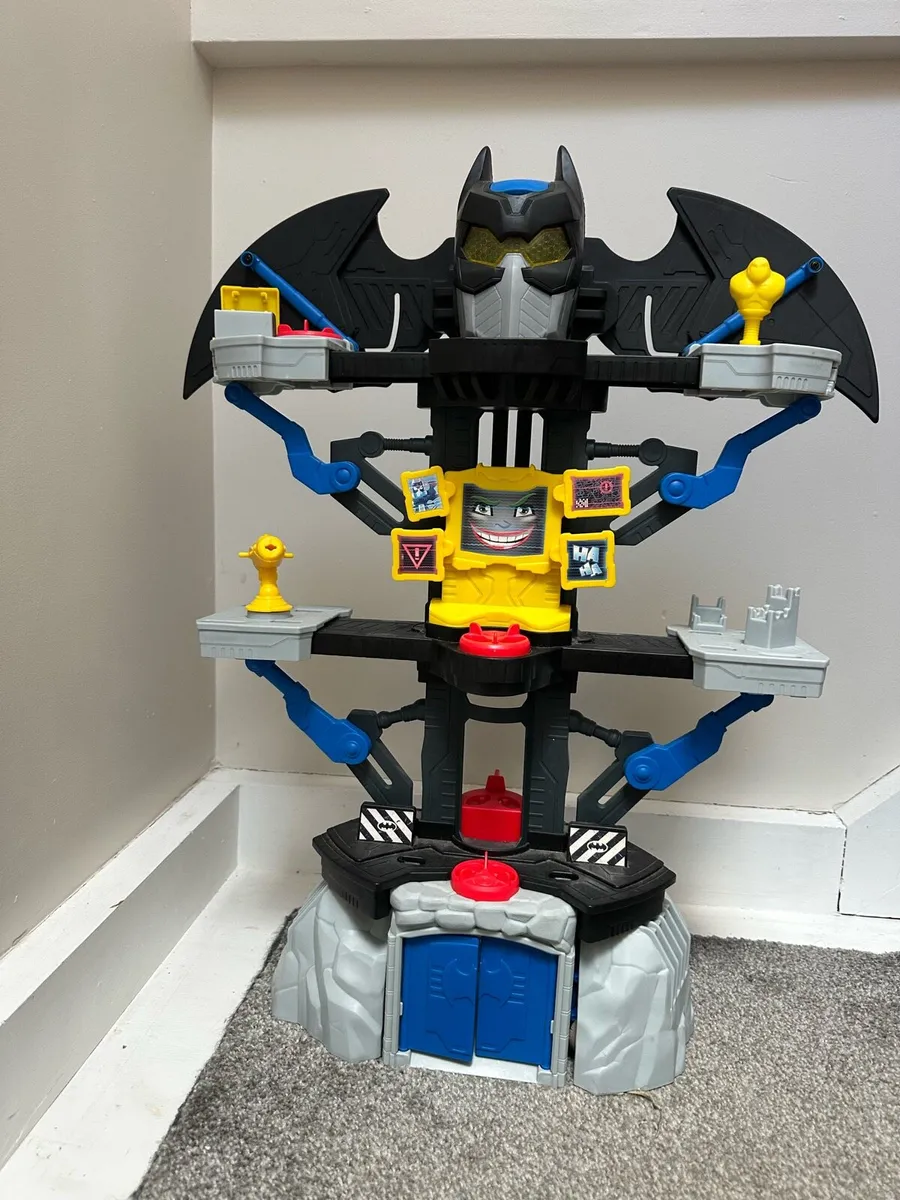 Imaginext Superhero and super villain buildings - Image 3