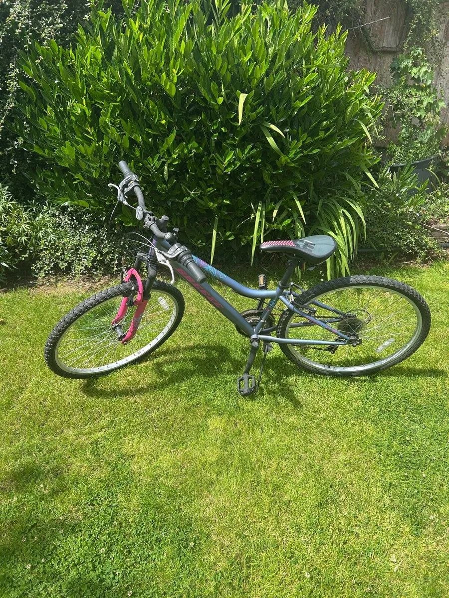 26 inch Breeze mountain bike and helmet - Image 4