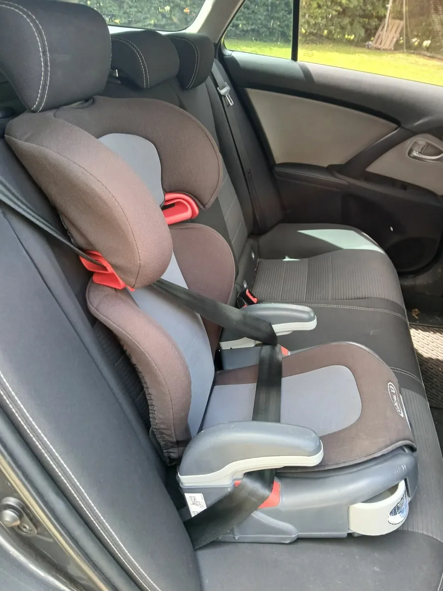 Childs car booster seat - Image 3