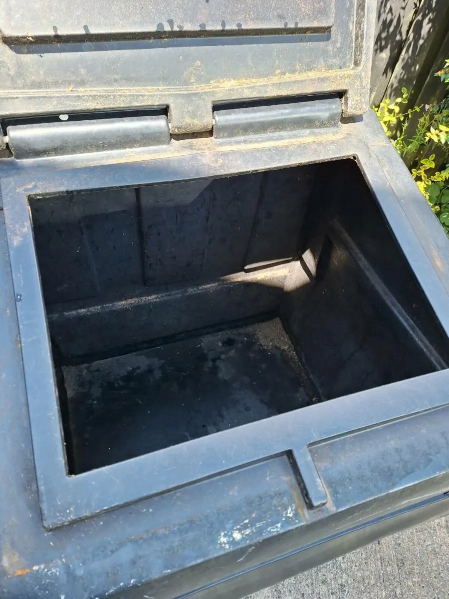 Large coal / sticks  bunker - Image 2