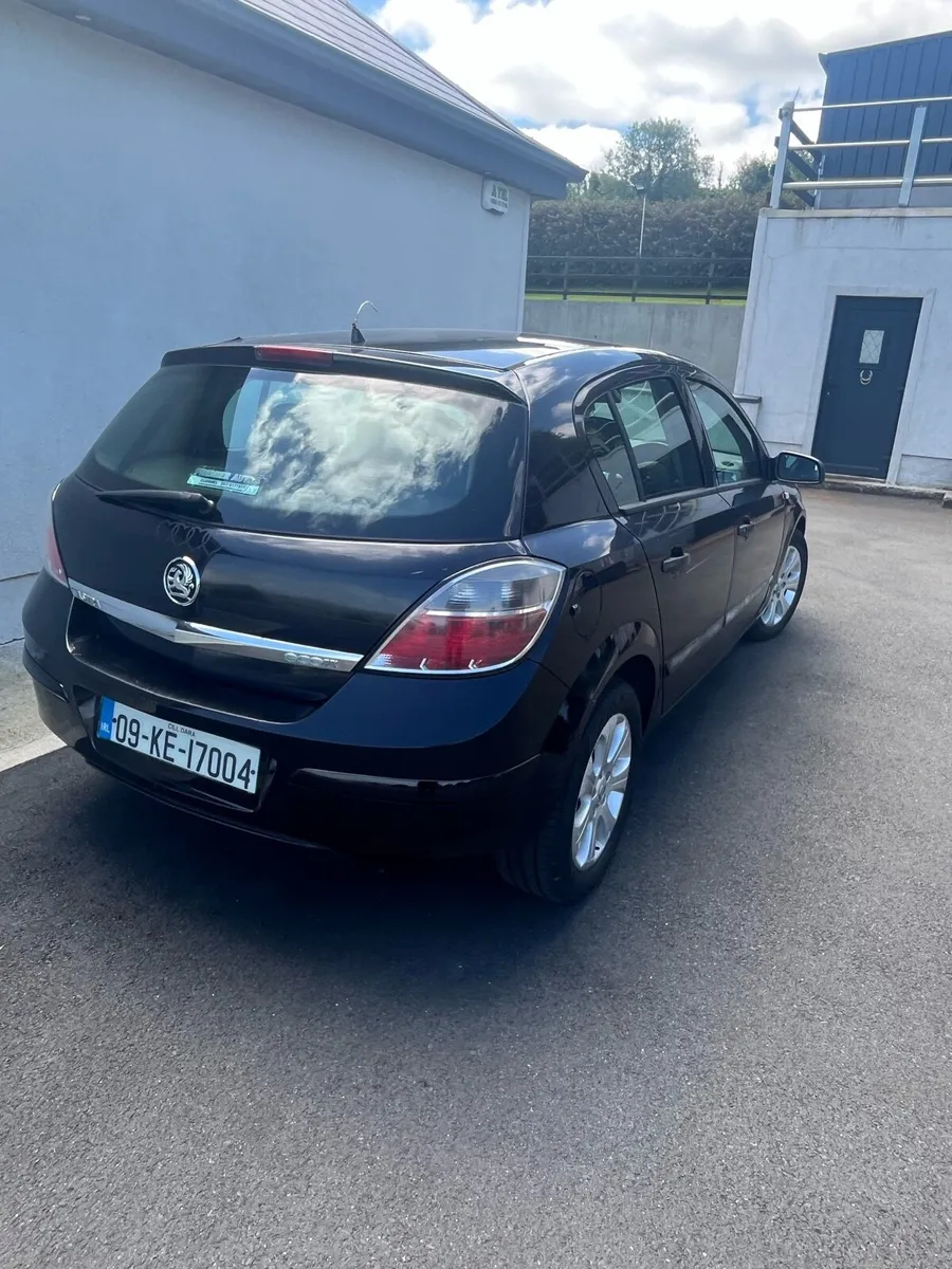 Car - Image 3