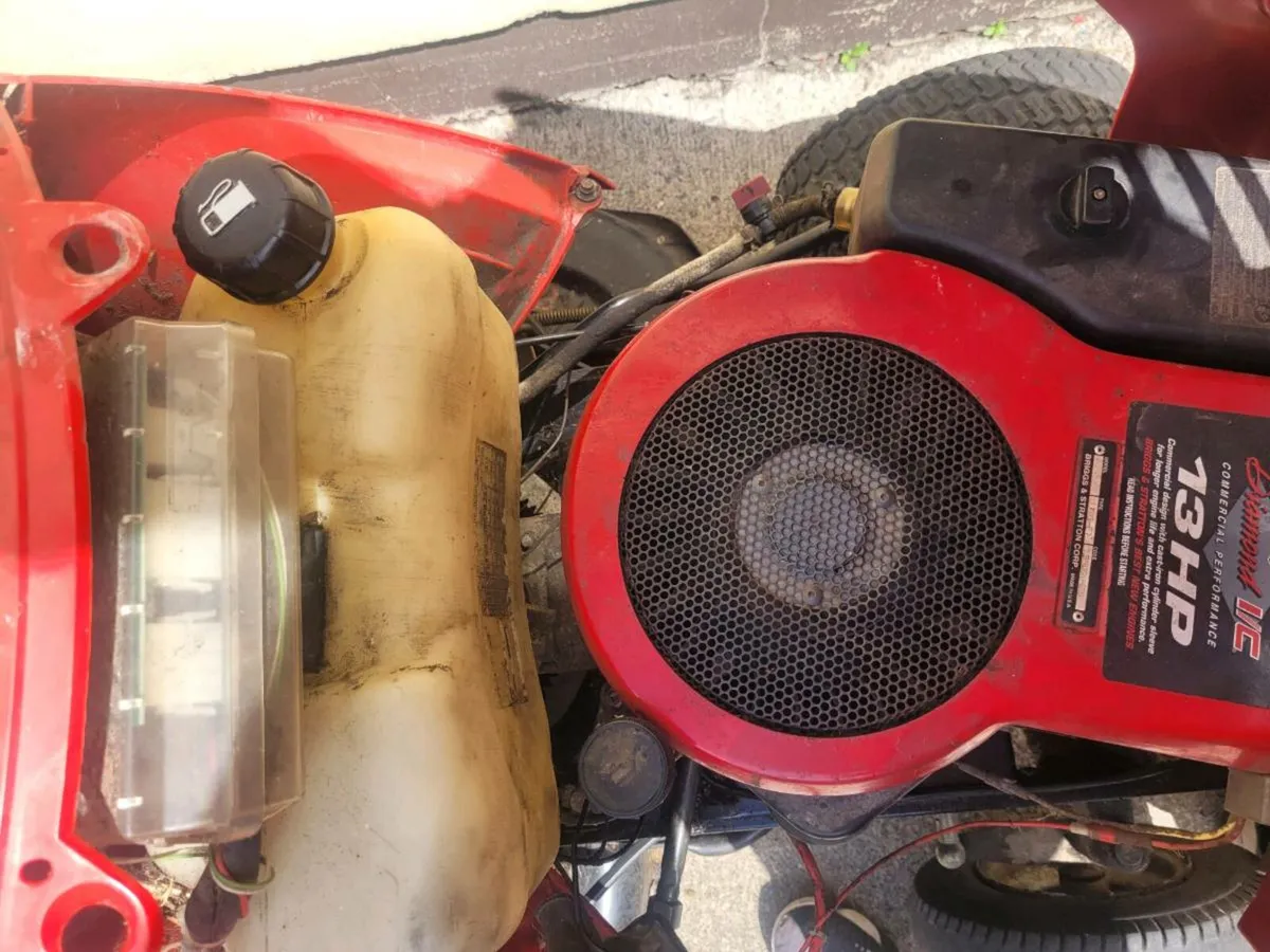 Castlegarden lawnmower hydrostatic - Image 3