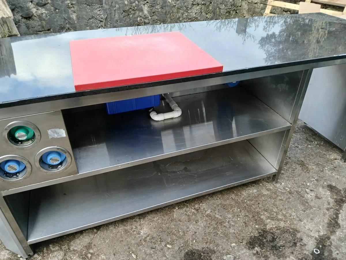 Work bench unit ...complete delivered - Image 3