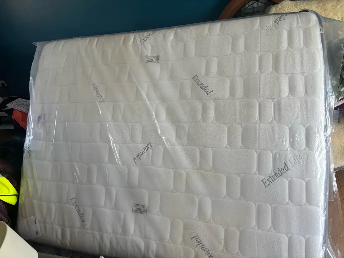 King koil king sized mattress - Image 1