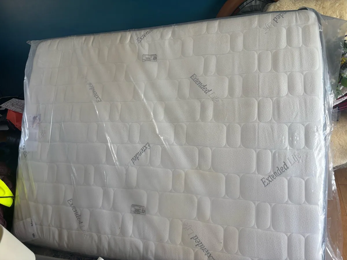 King koil king sized mattress - Image 2