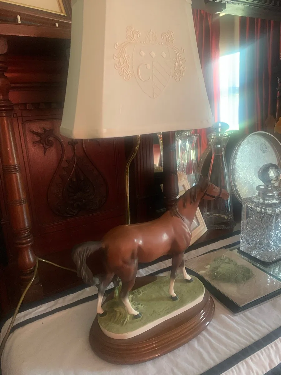 Table lamp. - Image 2