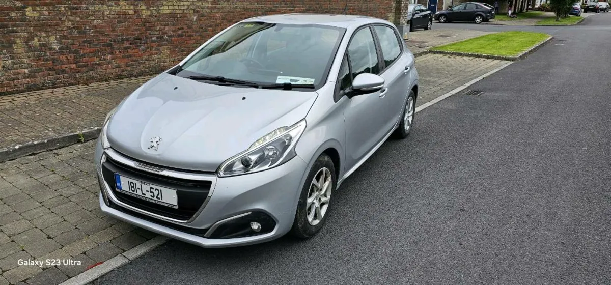 181 peugeot 206 1.2 petrol only 10k miles. - Image 1