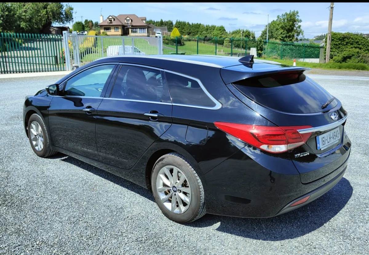 Hyundai i40 (141bhp) NCT January 2027 - Image 1