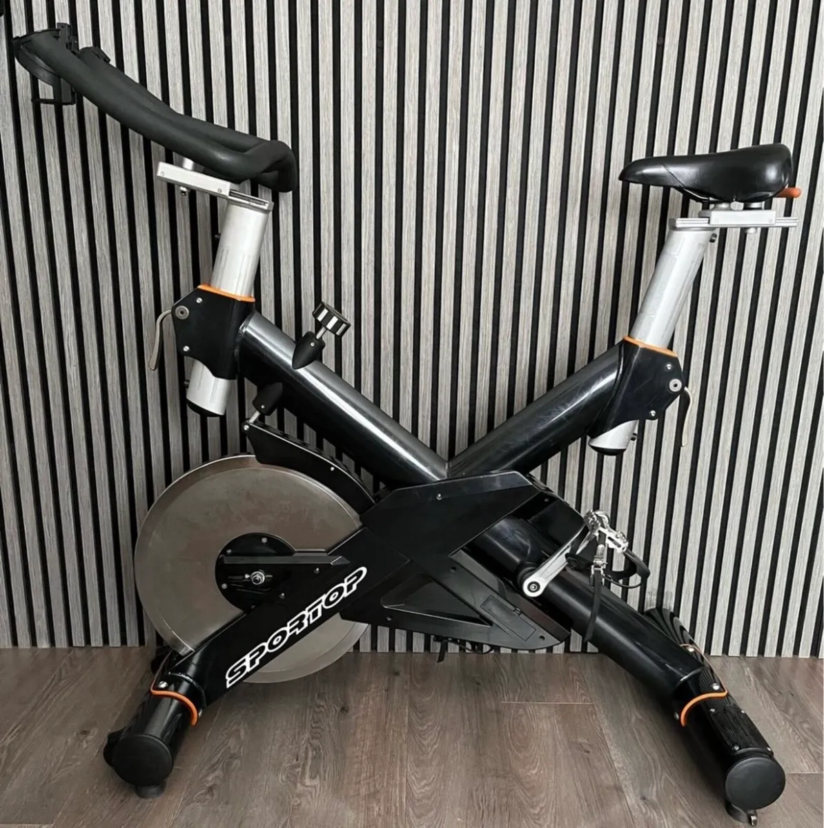 Sportop cb8500 / 30KG flywheel spin bike - Image 1