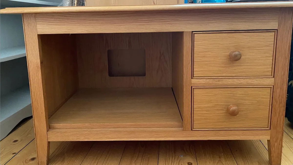 Oak TV Cabinet - Image 3