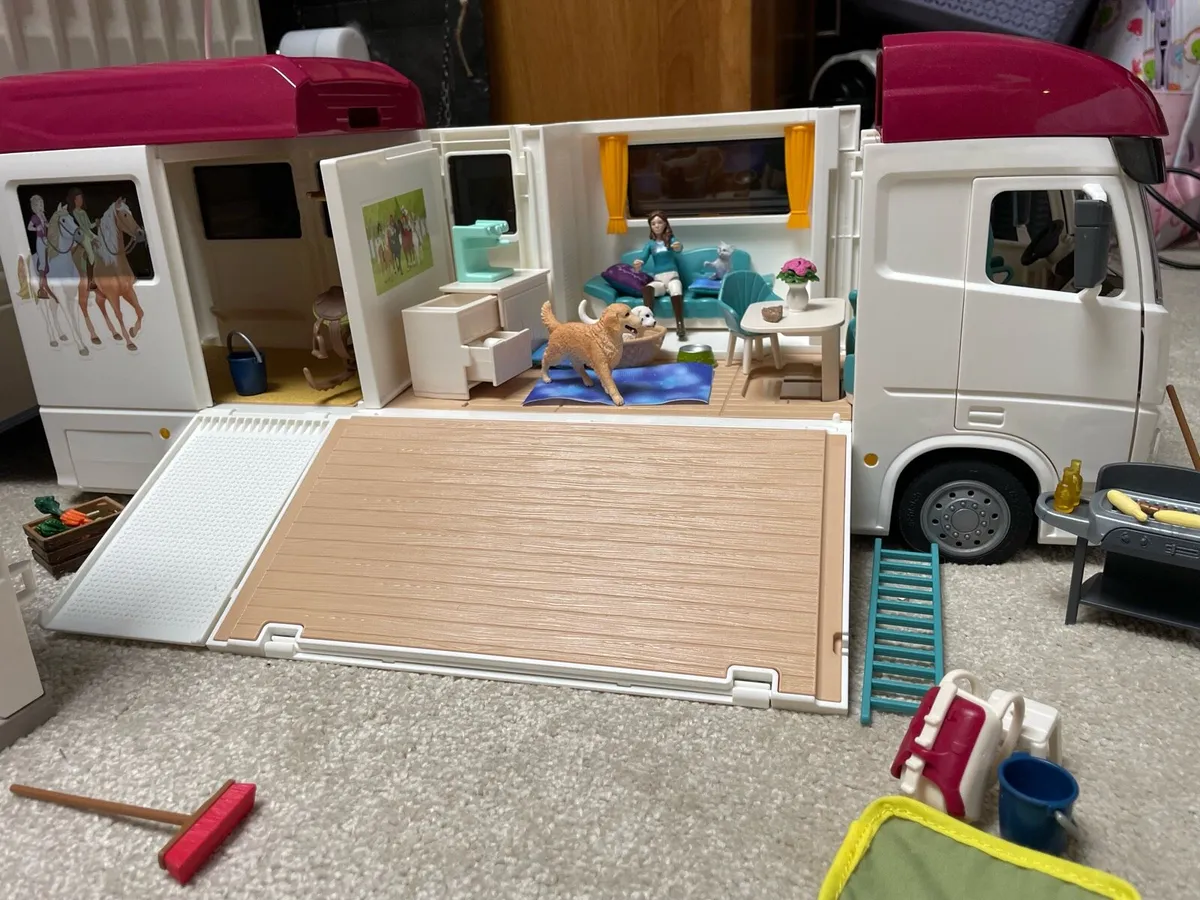 Schleich Horse Club Haul - Image 3