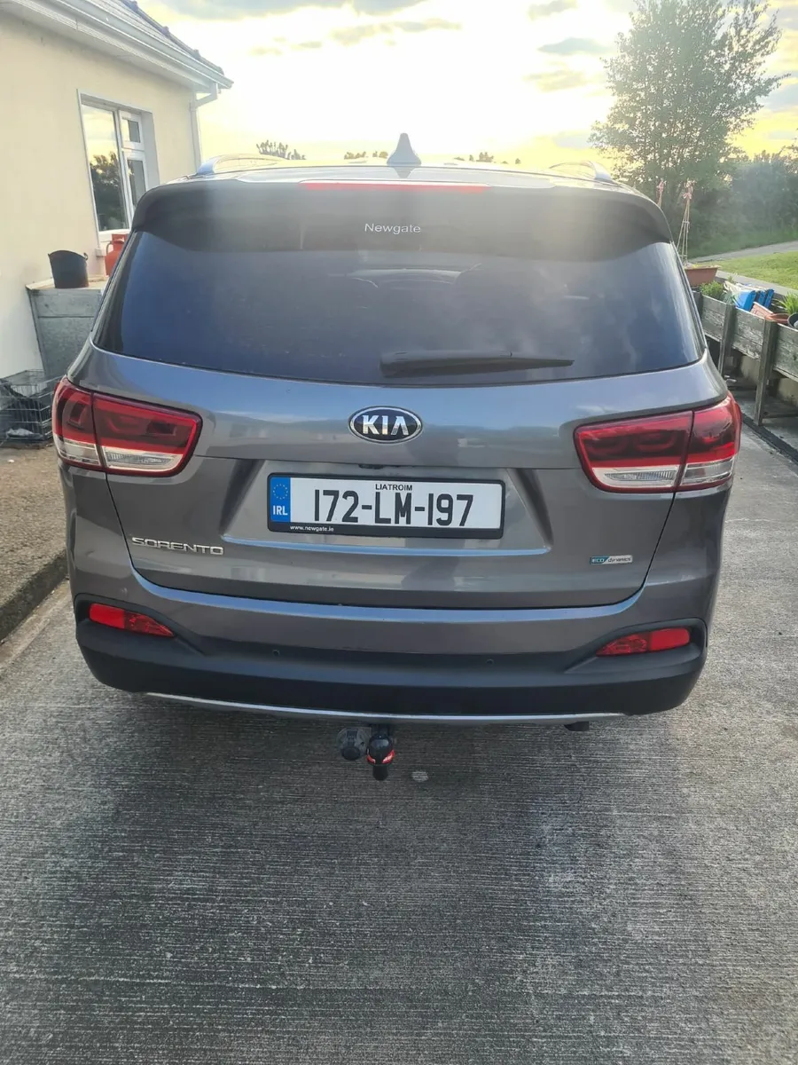 Kia Sorento 2017 - Image 2