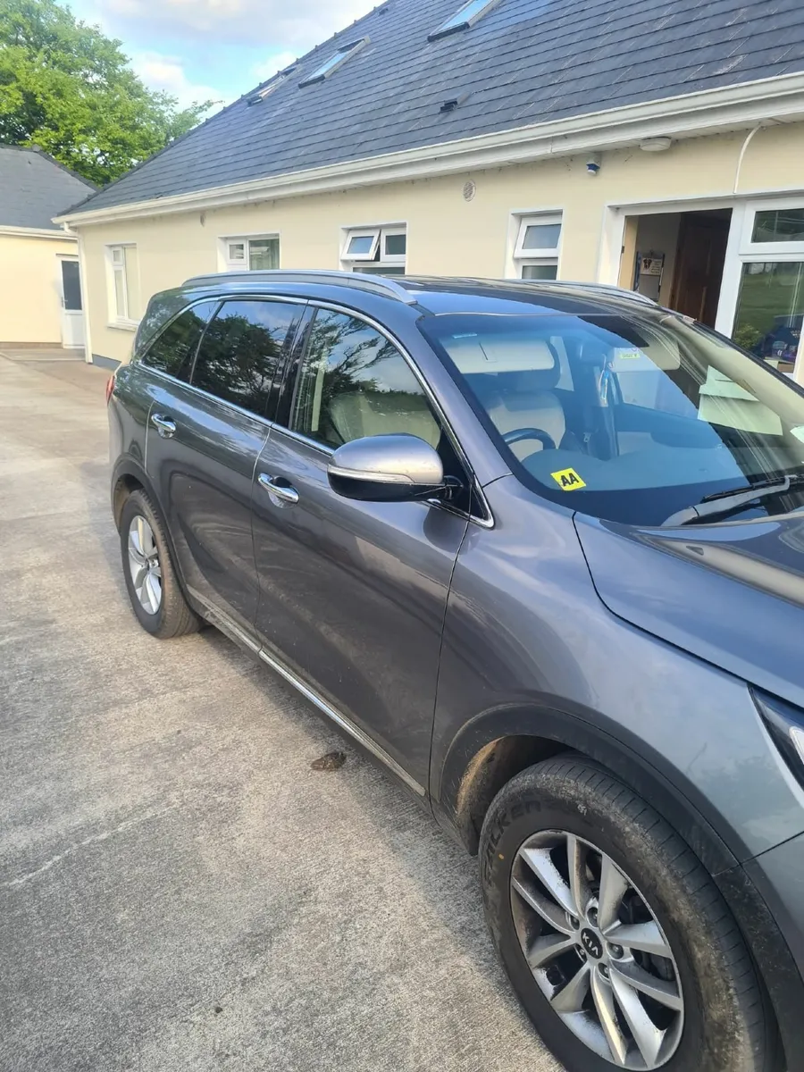 Kia Sorento 2017 - Image 3