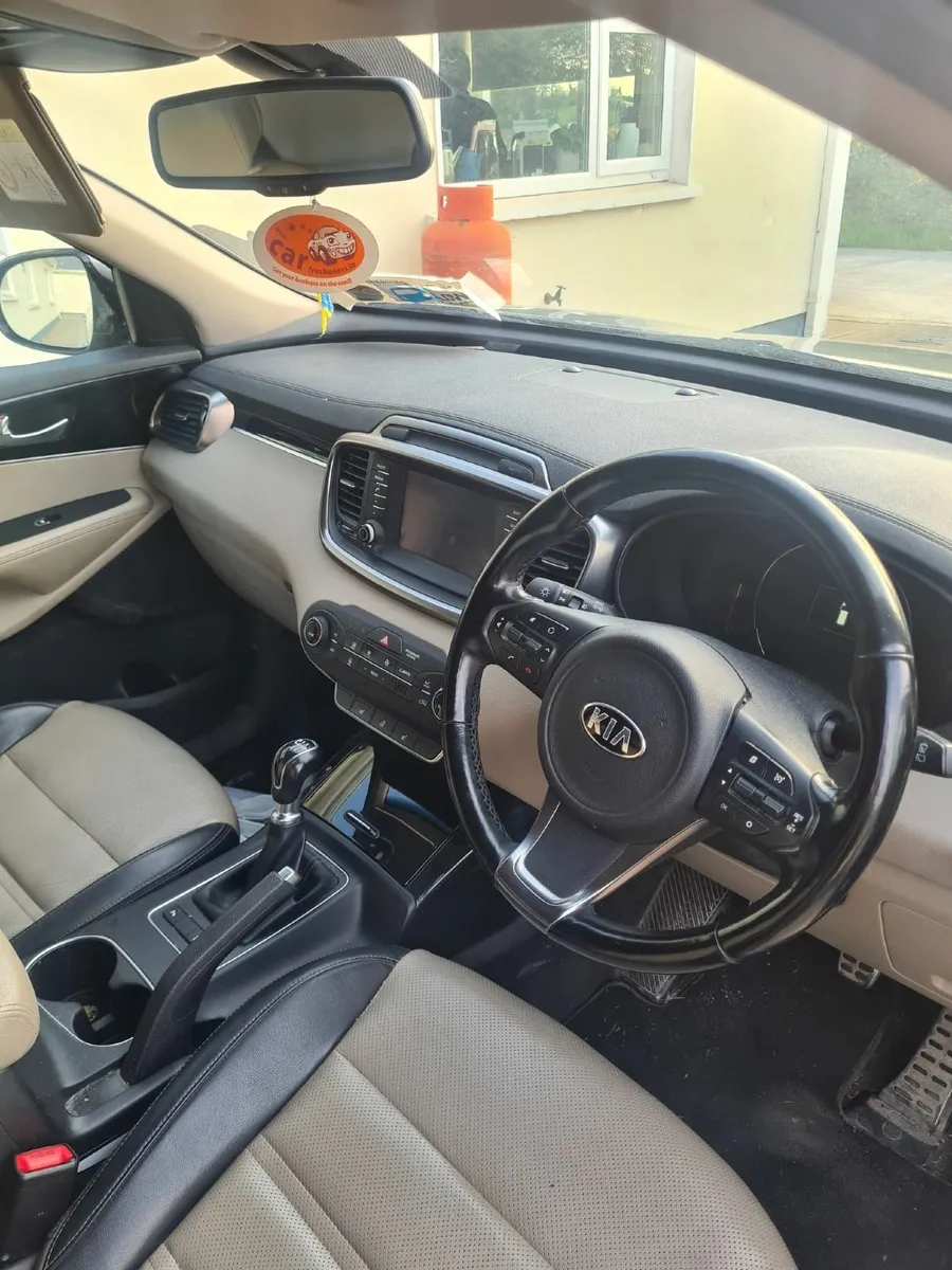 Kia Sorento 2017 - Image 4