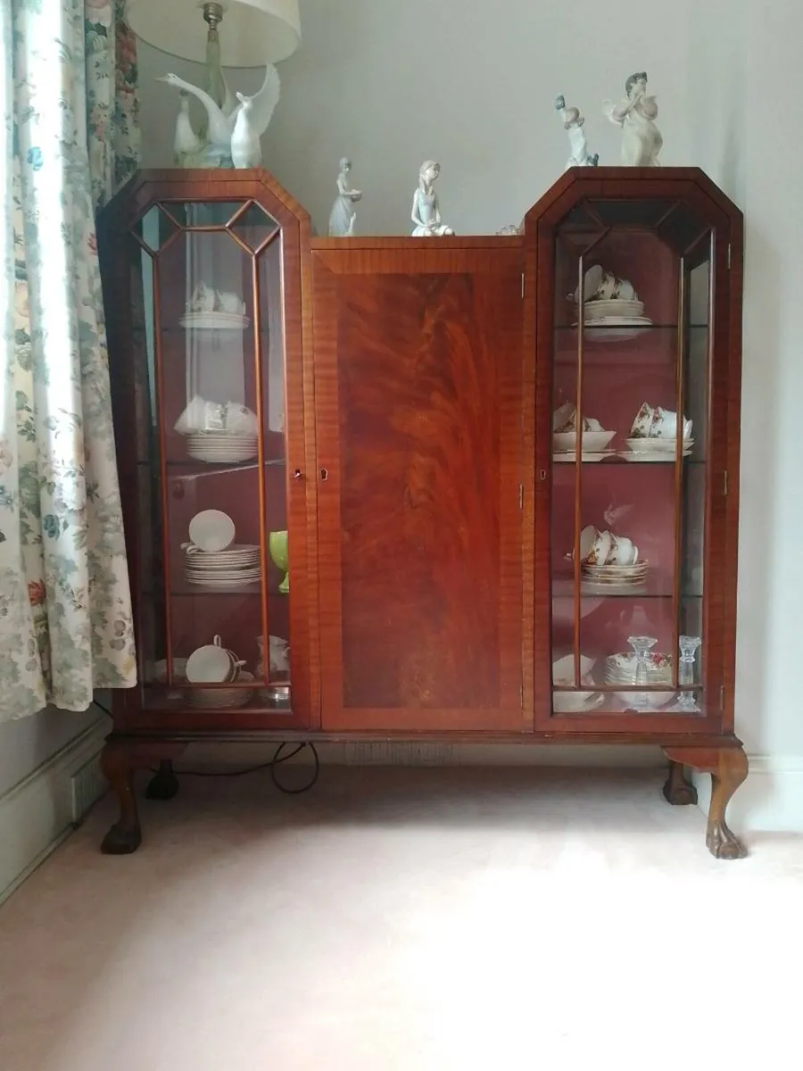 Beautiful Rosewood China Cabinet - Image 1