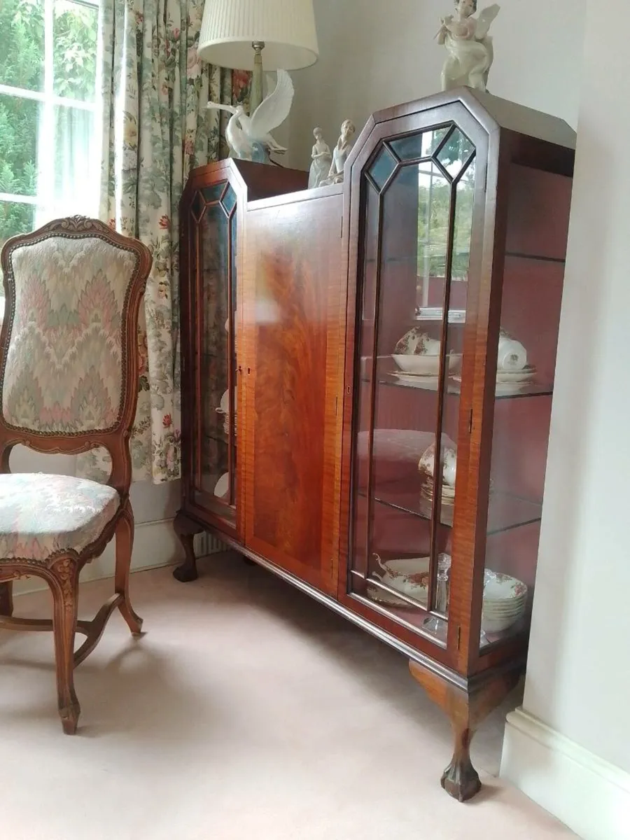 Beautiful Rosewood China Cabinet - Image 2