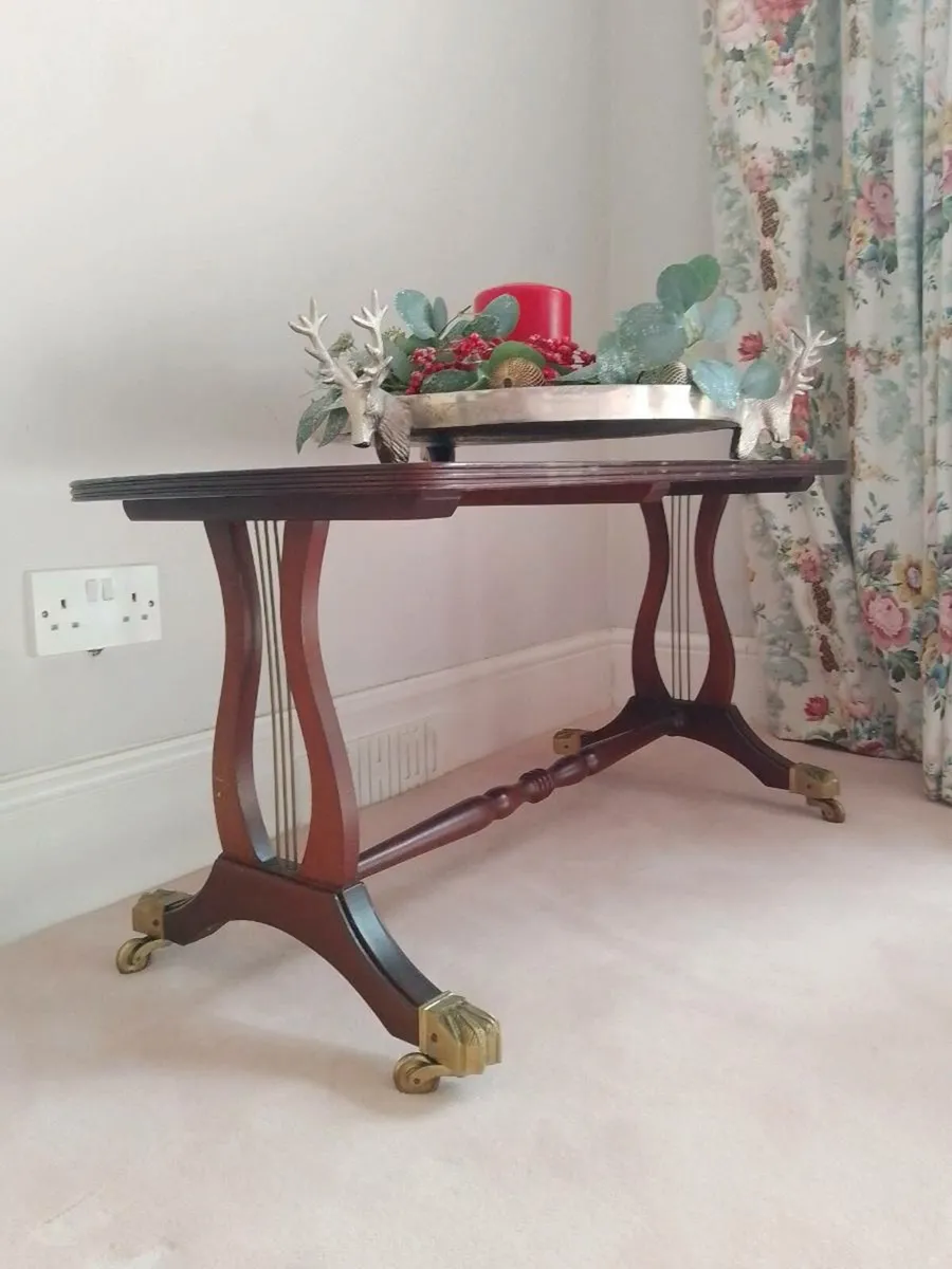Beautiful Coffee Table - Image 2