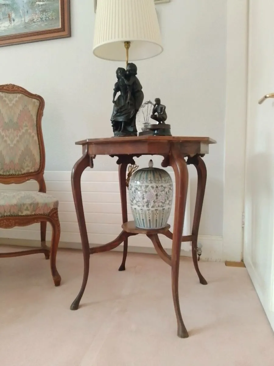 Beautiful Lamp Table - Image 1