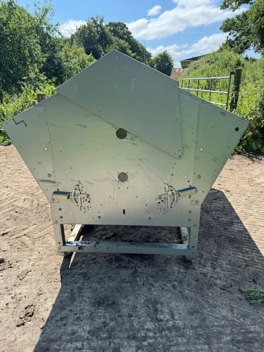 Advantage Feeder 1800 HD - Image 1