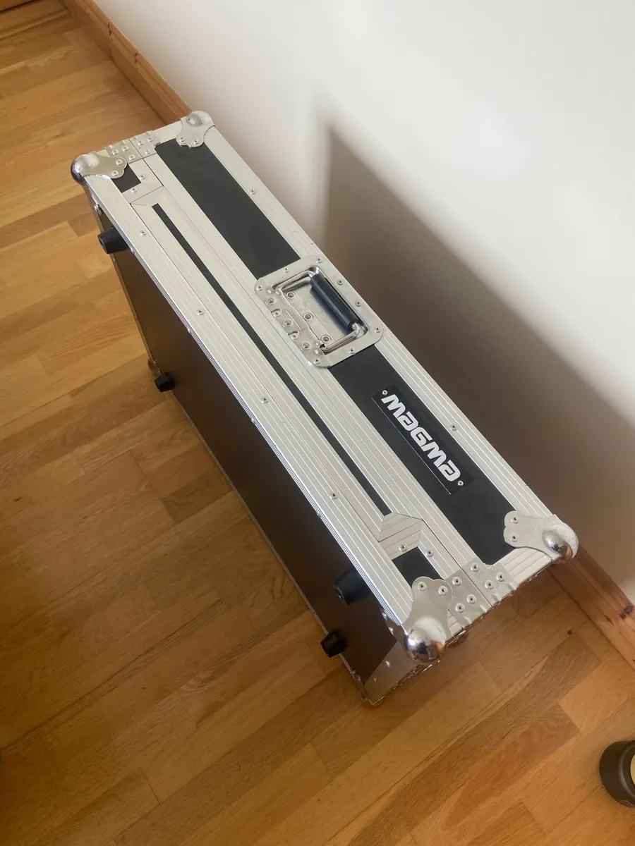 Flightcase flx10 / dj mixer or keyboard stand - Image 1