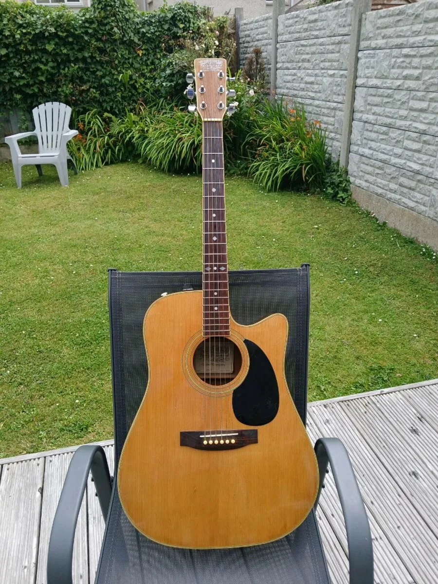 Tanglewood Semi Acoustic - Image 1