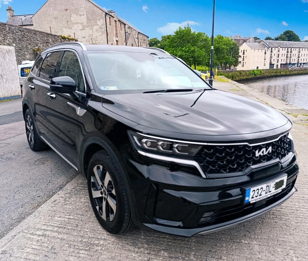 KIA SORENTO 232 K3 DIESEL 5 SEATS LOW KM - Image 1