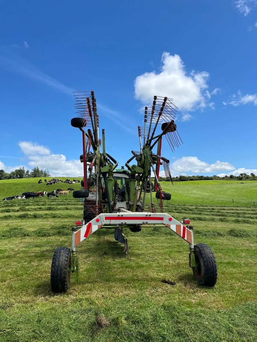 Claas 880 Rake - Image 2