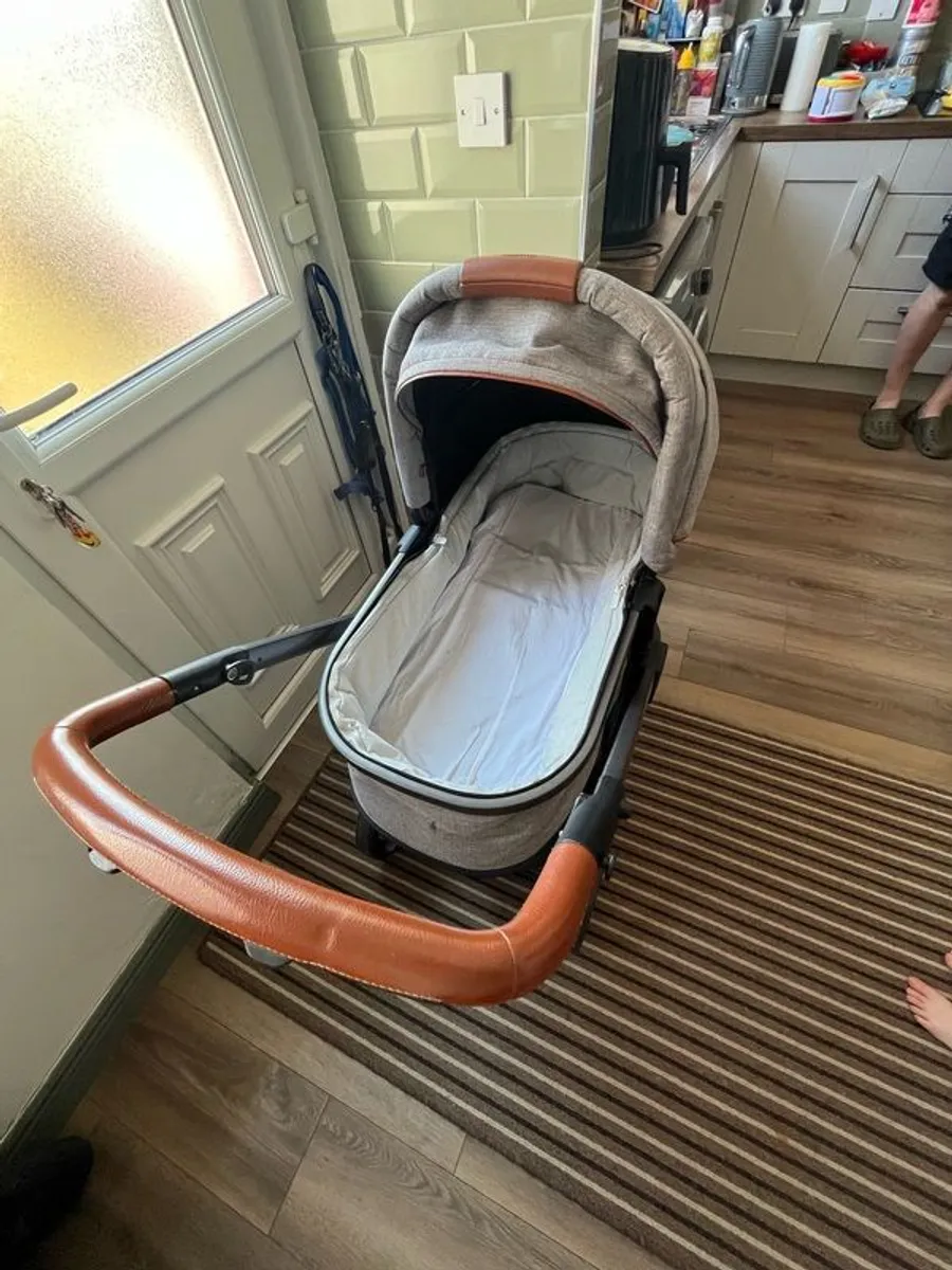 Peg Perego Pram - Image 1