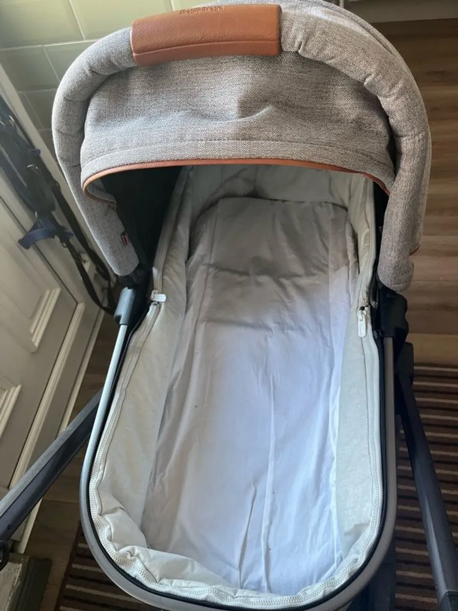 Peg Perego Pram - Image 3