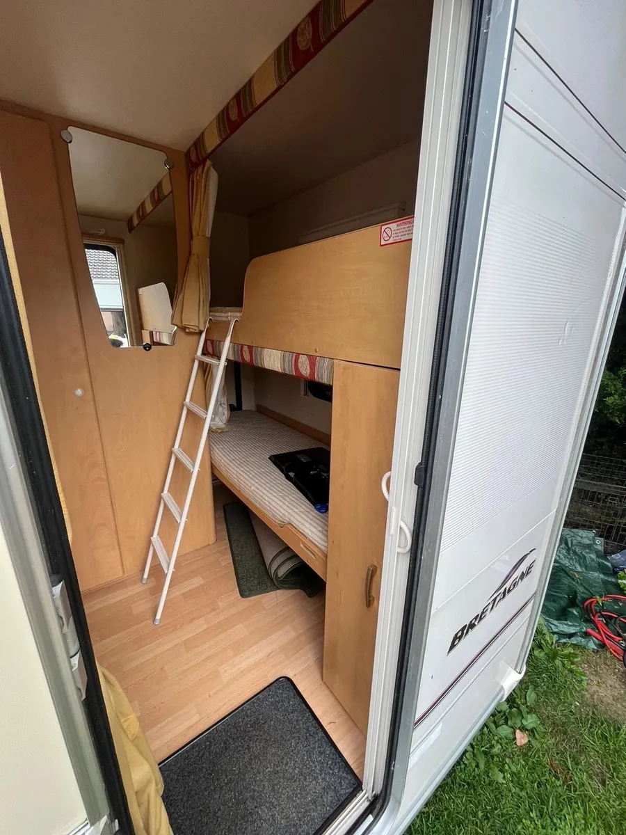 Bailey pageant 6 berth fixed bunkbeds - Image 4