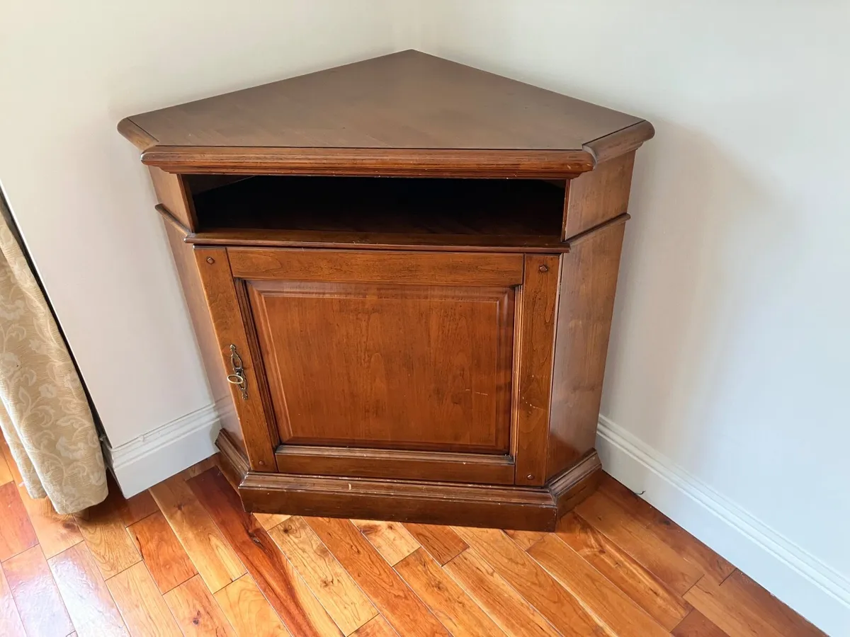 TV Cabinet - Image 1