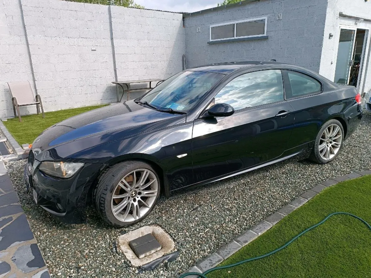 E92 BMW 320i - Image 4