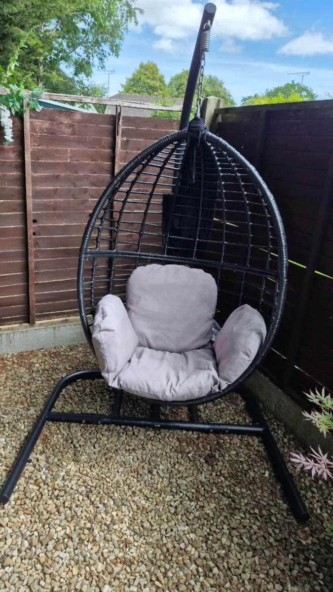 Hanging Garden Chair - Image 1