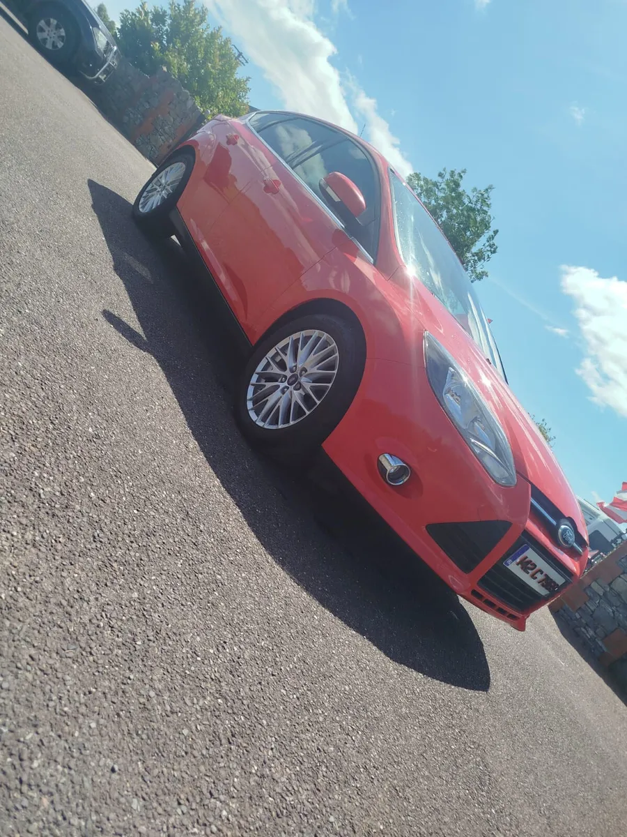 Ford Focus 2014 - Image 2