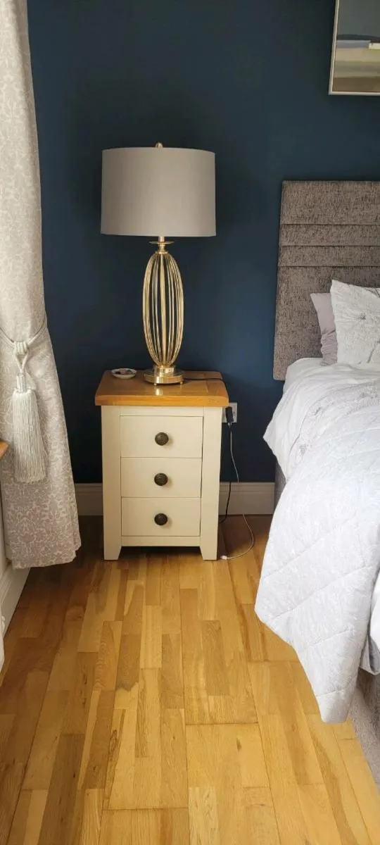 Chest of Drawers and Matching Lockers - Image 4
