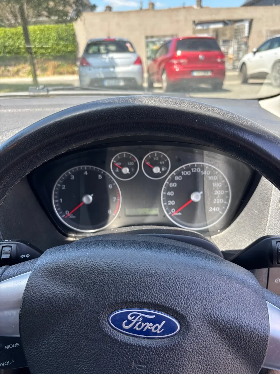 Ford Focus 2007 - Image 2