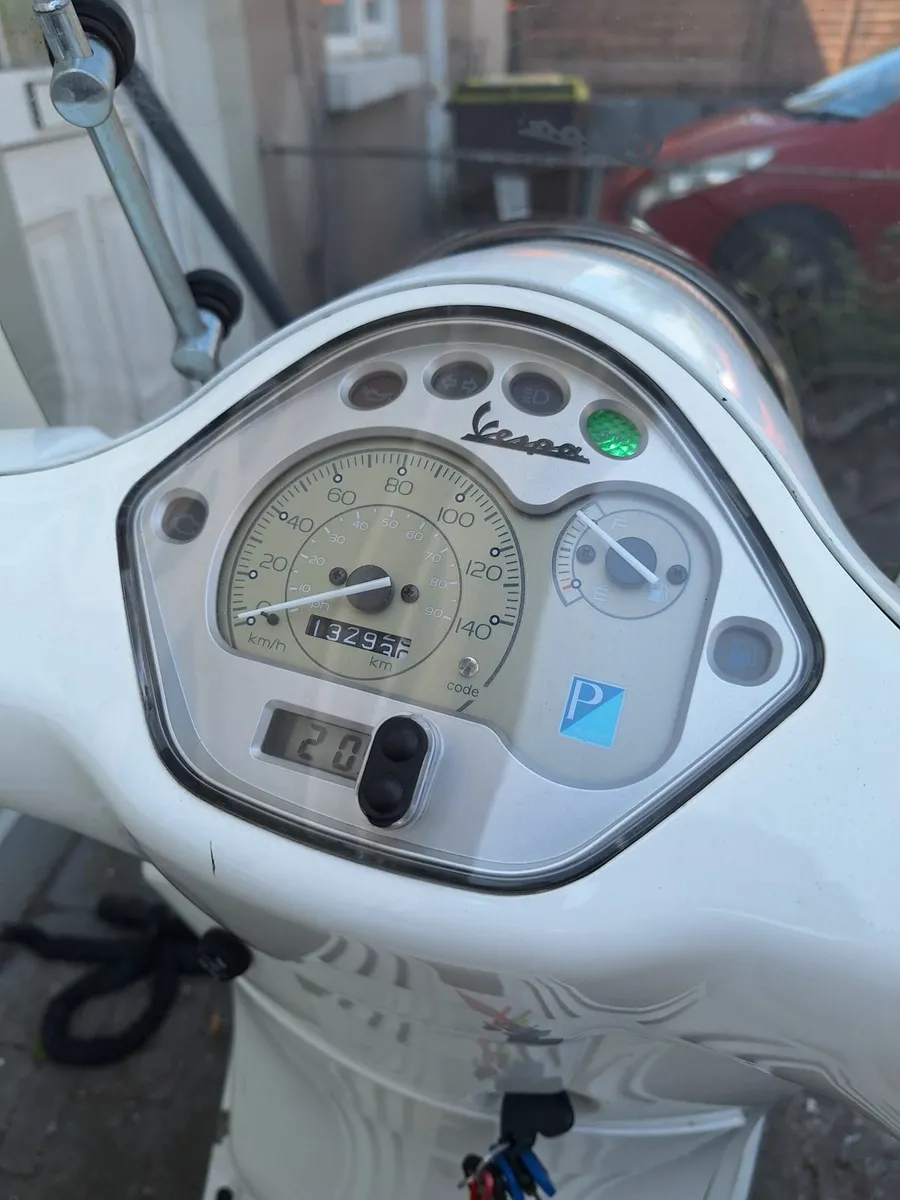 2013 Vespa - Image 1
